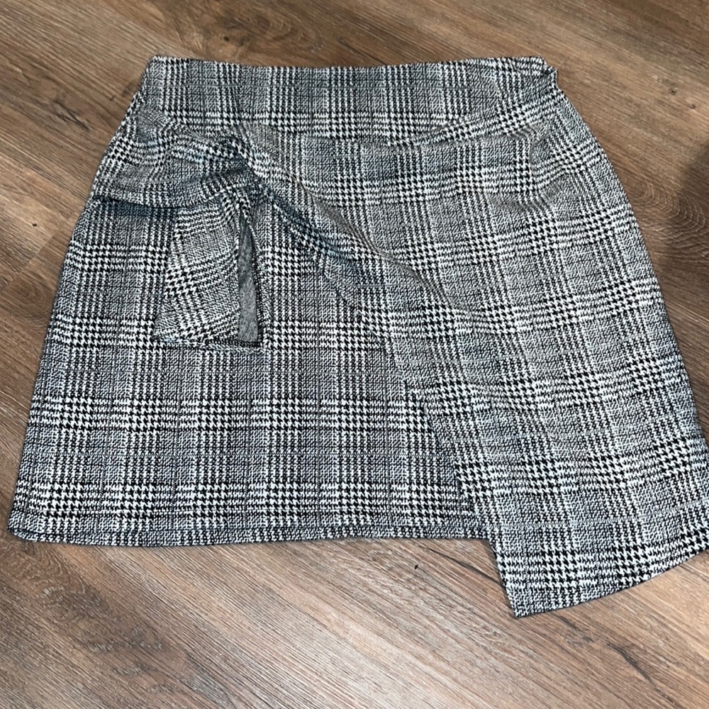 Cache Cache Asymmetrical Skirt